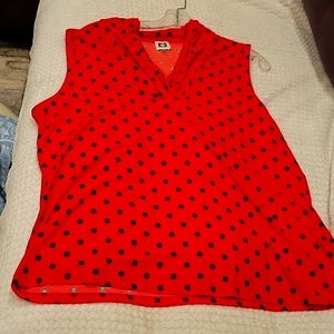 Sleeveless shirt top polkadot v neck
